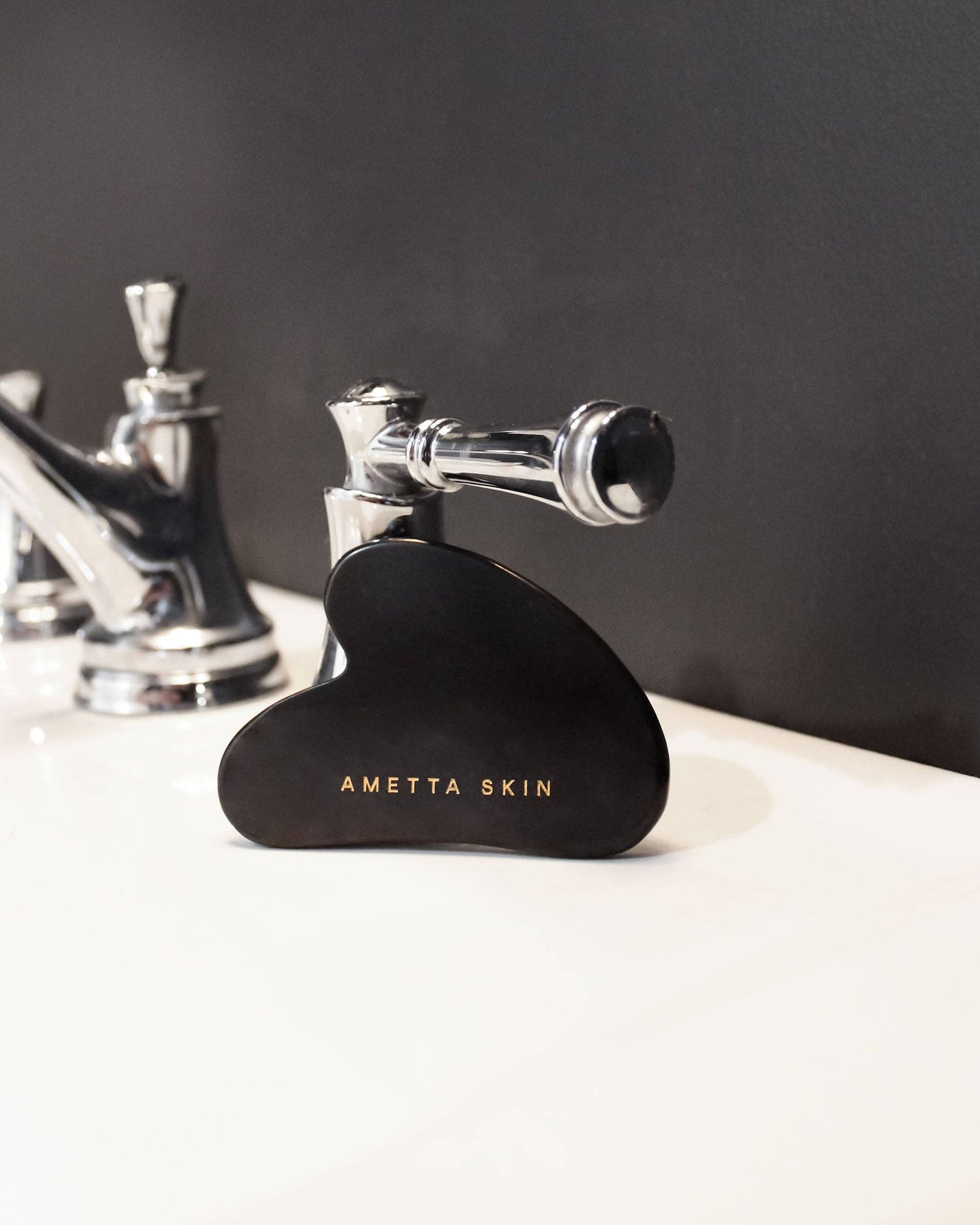 Gua Sha en jade noir